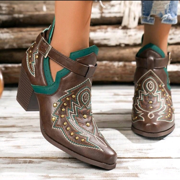 NEW WOMENS PUNK EMBROIDERED WESTERN ANKLE BOOTS - Picture 3 of 4